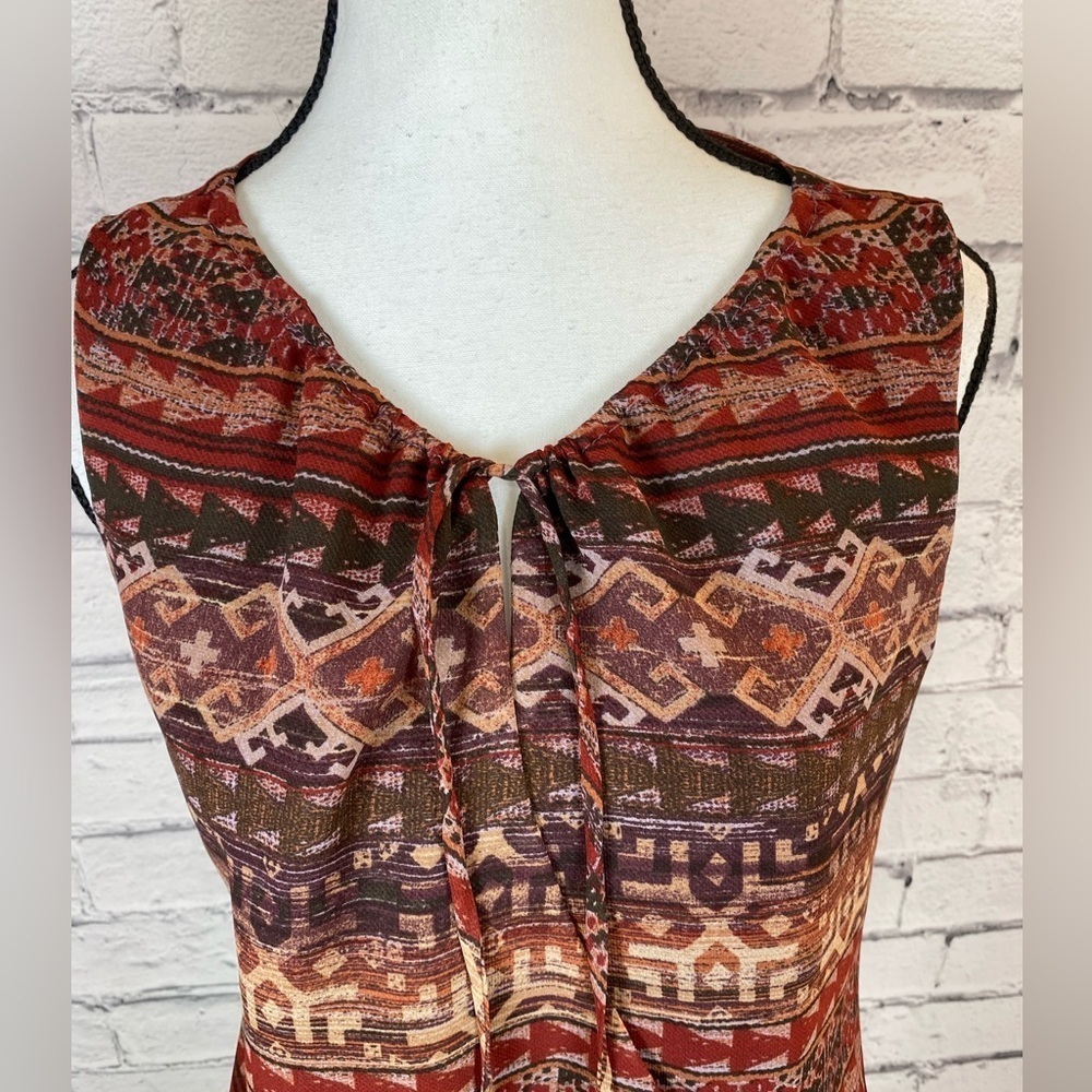 BCBG Aztec Tribal Boho Maroon Sleeveless Romper Playsuit w/ Pockets size Medium - Picture 4 of 9